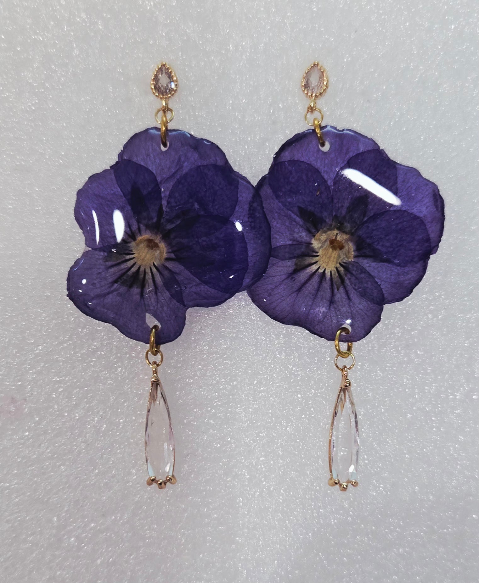 Dried flower resin earrings