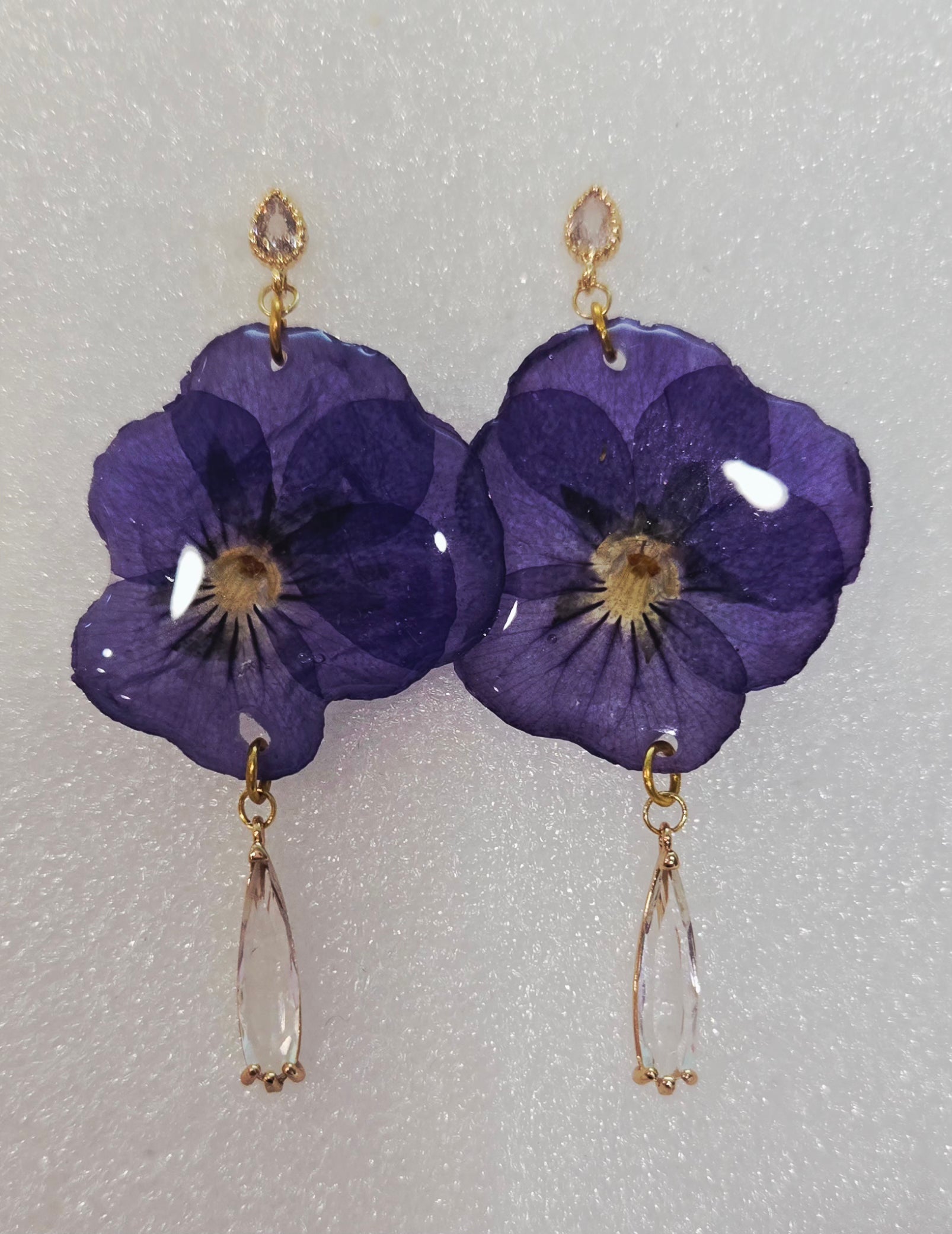 Dried flower resin earrings